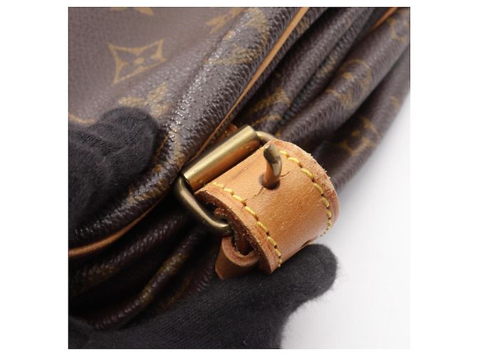 Borsa a tracolla Louis Vuitton Saumur 35 - vista 8