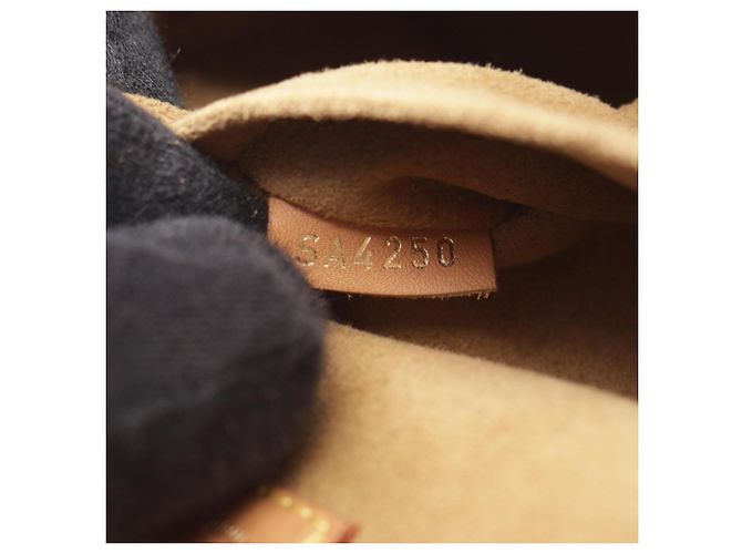 Borsa a tracolla Louis Vuitton Boite Chapeau Souple MM - vista 5