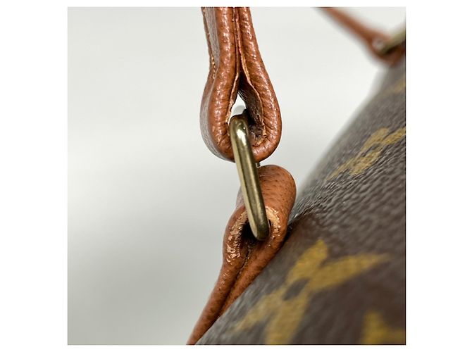 Sac à main Louis Vuitton Papillon 26 - vue 5