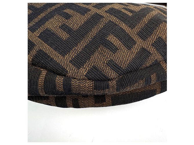 Fendi Schultertasche aus Canvas mit Zucca-Muster - Ansicht 3