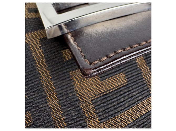 Fendi Schultertasche aus Canvas mit Zucca-Muster - Ansicht 4