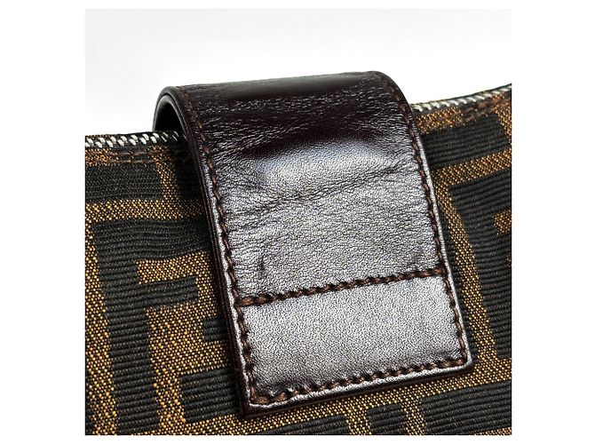 Fendi Schultertasche aus Canvas mit Zucca-Muster - Ansicht 5