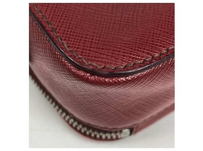 Pochette Prada en cuir Saffiano rouge - vue 3