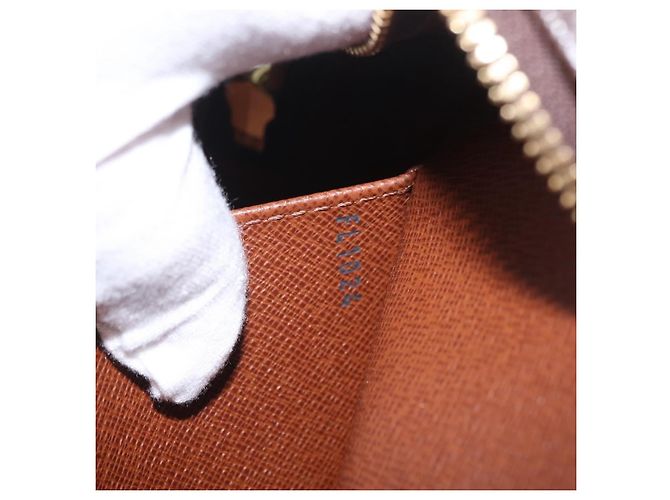 Cité Louis Vuitton Cite Monogram Canvas MM - vista 7