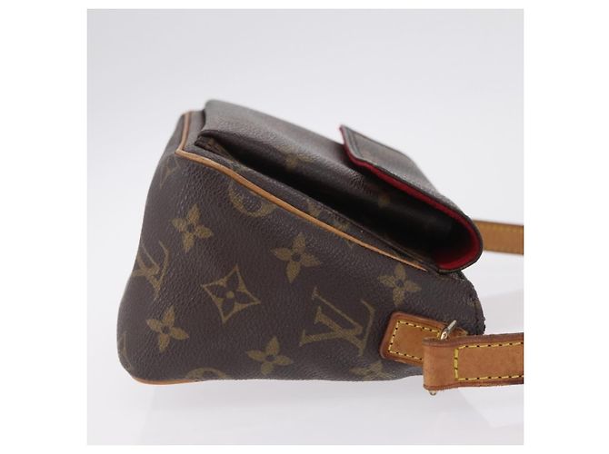 Cité Louis Vuitton Viva Cite Monogram Canvas PM - vista 3
