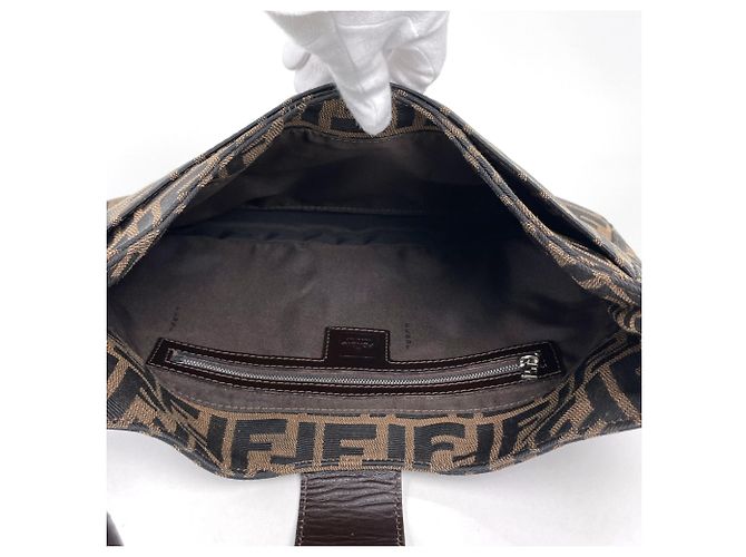 Fendi Schultertasche aus Canvas mit Zucca-Muster - Ansicht 7