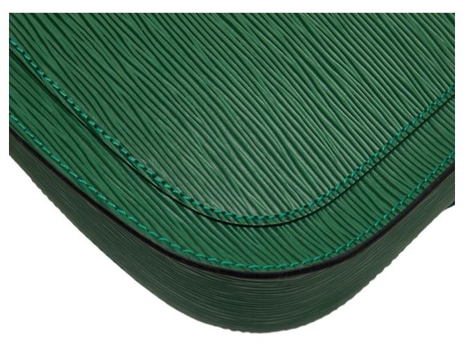 Saint-Cloud Borsa a tracolla Louis Vuitton Epi Mini Saint Cloud - Pelle Borneo Green - vista 6