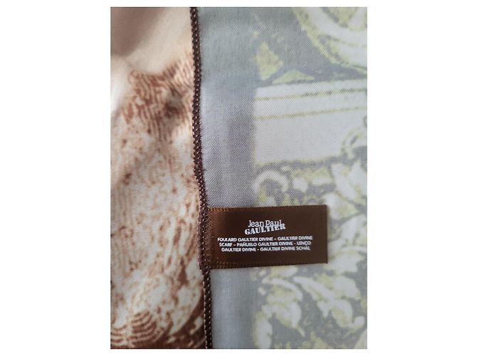 Foulard in seta Jean Paul Gaultier Divine - vista 5