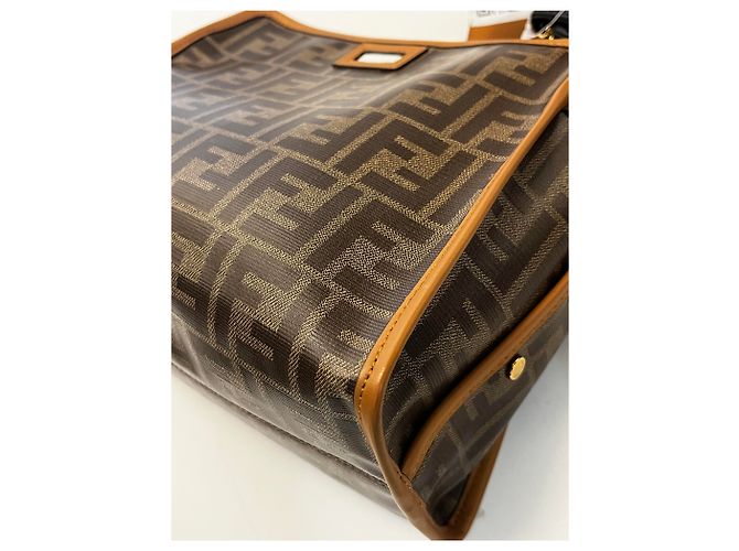 Fendi Peekaboo Defender Zucca Coated Canvas Small - vista 4
