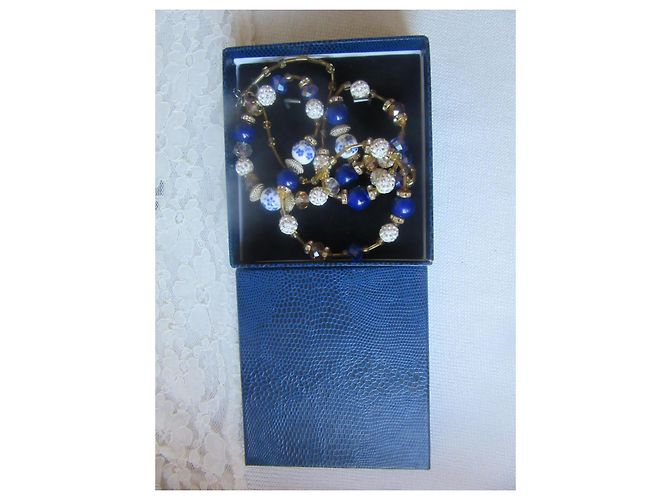 Autre Marque Collier de perles bleu et blanc avec détails dorés - vue 9
