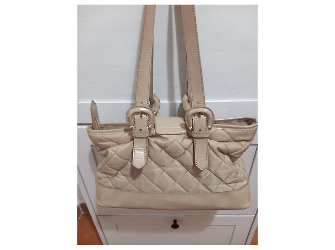Mala Burberry Beaton em pele acolchoada bege - vista 3