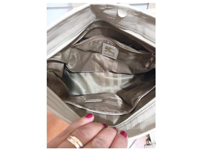 Mala Burberry Beaton em pele acolchoada bege - vista 4