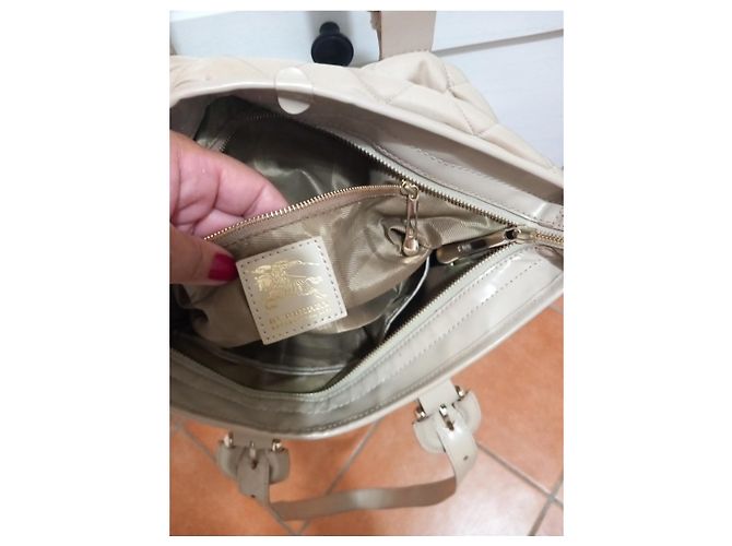Mala Burberry Beaton em pele acolchoada bege - vista 5