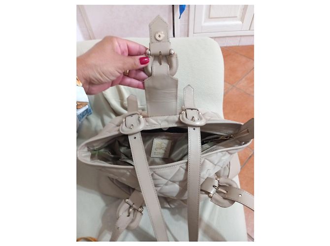 Mala Burberry Beaton em pele acolchoada bege - vista 6