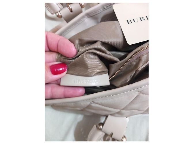 Mala Burberry Beaton em pele acolchoada bege - vista 7