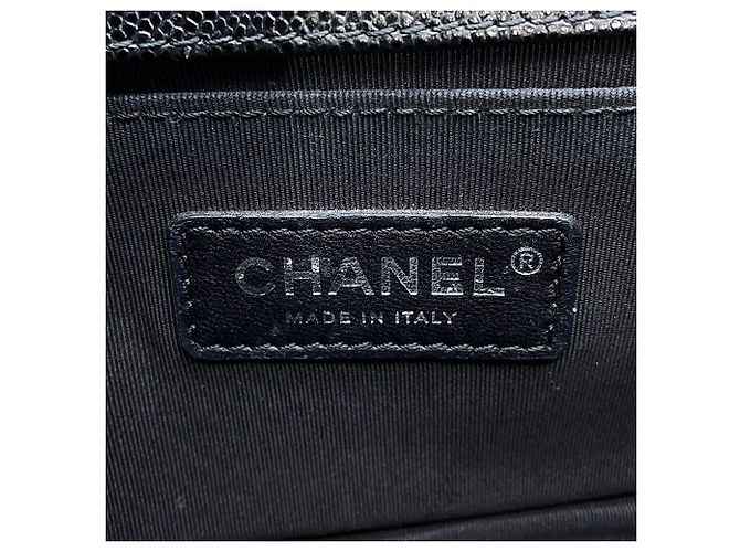 Borsa a tracolla Chanel Boy Small Matelassé - vista 20