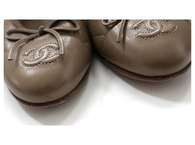 Bailarinas Chanel de Piel Acolchada Beige - vista 3