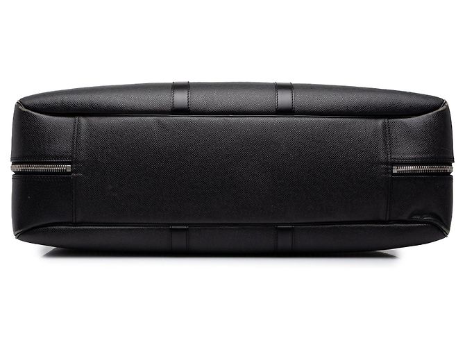 Borsa da viaggio Louis Vuitton Taiga Helanga 1 Poche Nera - vista 3