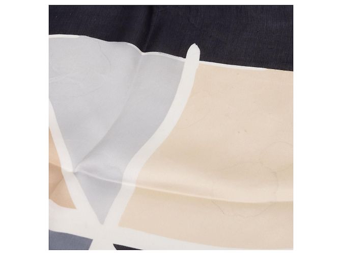 Foulard in seta Chanel CC con stampa geometrica nera - vista 6
