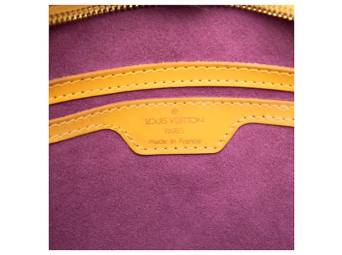 Borsa a tracolla Louis Vuitton Epi Saint Jacques PM gialla con tracolla lunga - vista 5