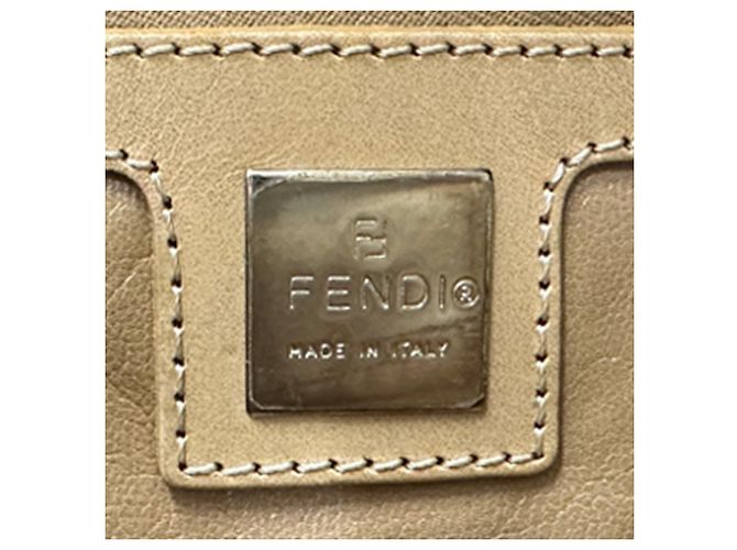 Borsa a tracolla Fendi Mamma Bucket - vista 6