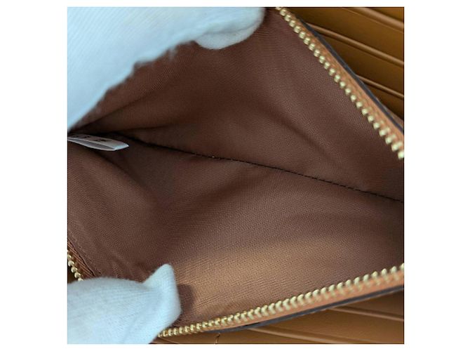 Portafoglio a spalla con catena in pelle marrone MCM - vista 11