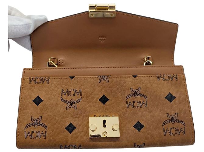 Portafoglio a spalla con catena in pelle marrone MCM - vista 8