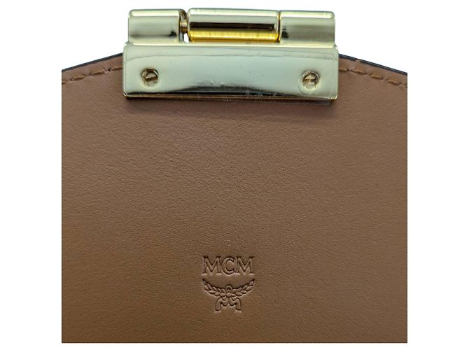 Portafoglio a spalla con catena in pelle marrone MCM - vista 9