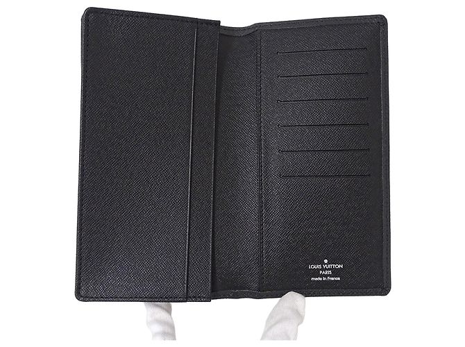 Louis Vuitton Taiga Long Wallet - view 4