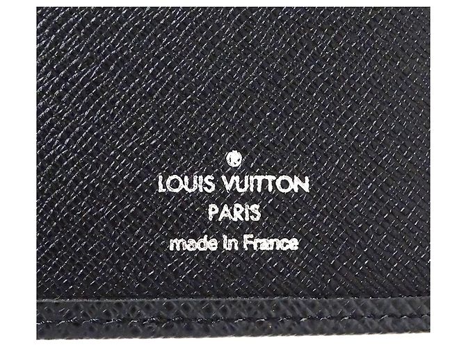 Louis Vuitton Taiga Long Wallet - view 5