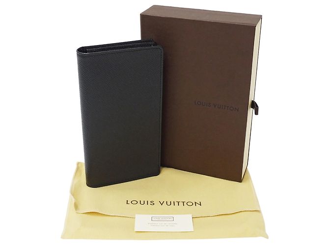 Louis Vuitton Taiga Long Wallet - view 6