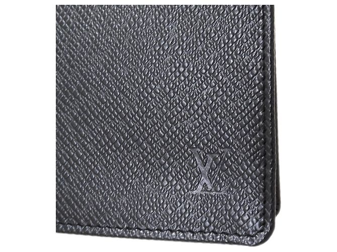 Louis Vuitton Taiga Long Wallet - view 8