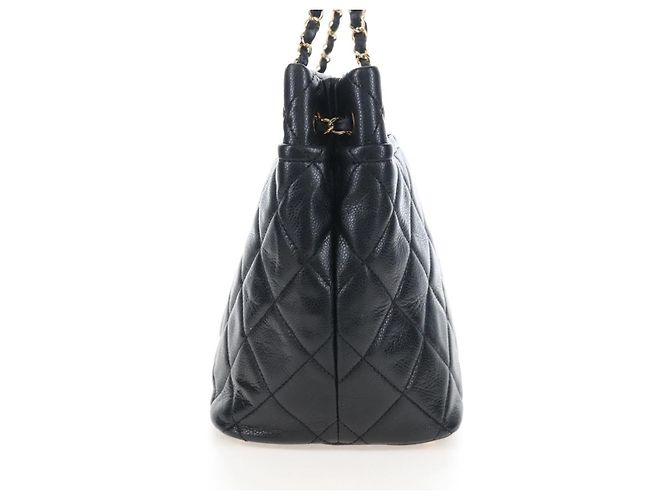 Chanel Timeless CC Shopping Quilted Caviar Medium - vista 3
