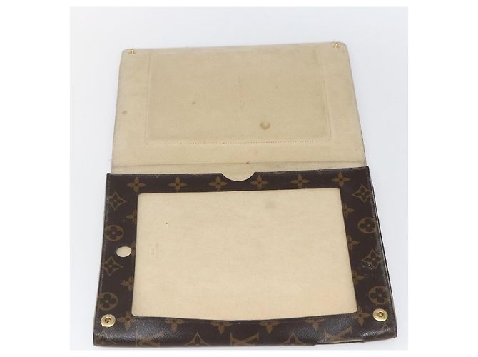Étui iPad Louis Vuitton en cuir Epi - vue 5