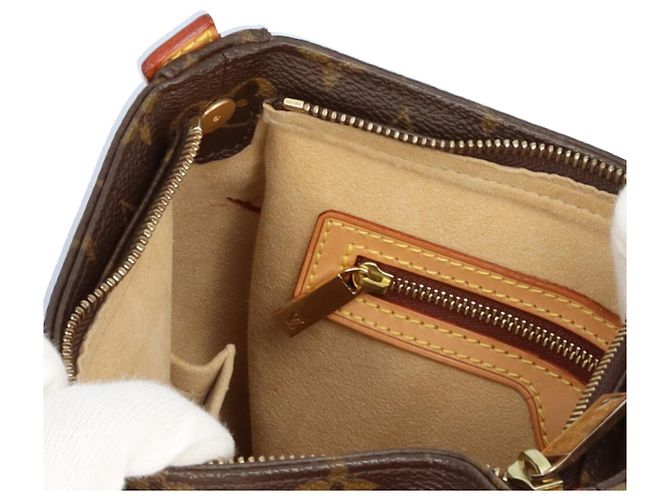 Borsa a tracolla Louis Vuitton Looping MM Monogram - vista 6