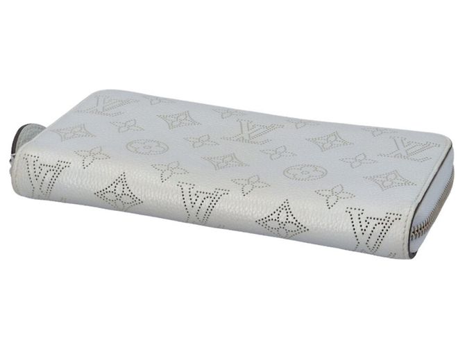 Louis Vuitton Zippy Wallet aus Mahina-Leder - Ansicht 4