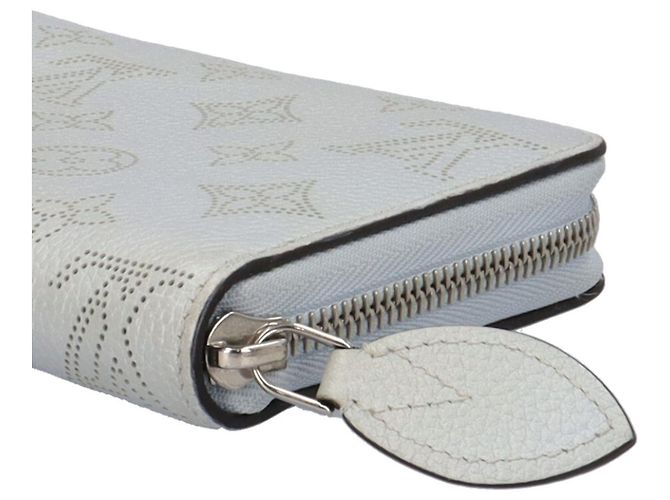 Louis Vuitton Zippy Wallet aus Mahina-Leder - Ansicht 8