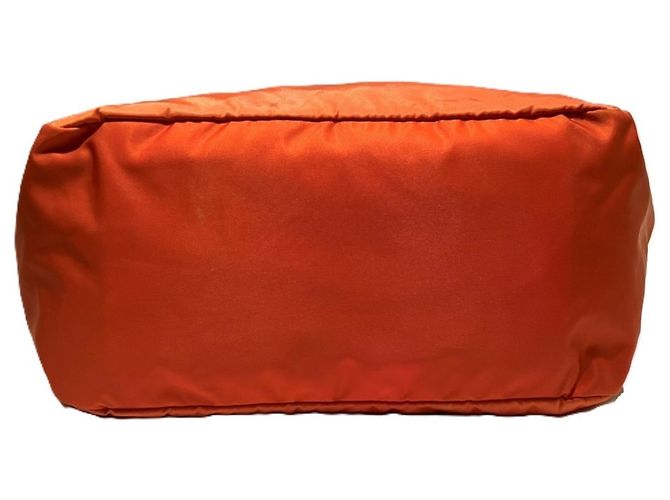 Borsa a mano Prada in nylon arancione - vista 3