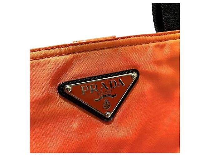 Borsa a mano Prada in nylon arancione - vista 9