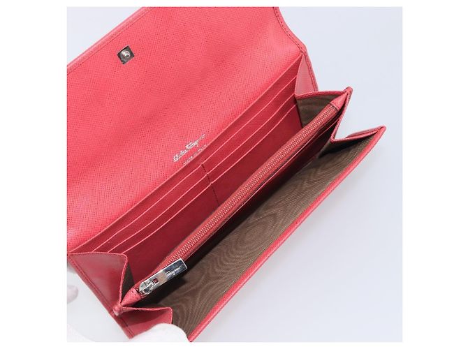 Salvatore Ferragamo Gancini Flap Saffiano Leather - vista 5