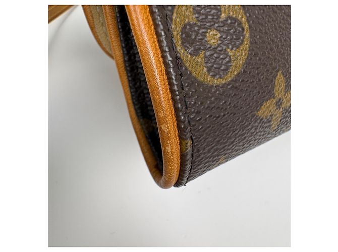 Louis Vuitton Pochette Twin PM Shoulder Bag - vista 3