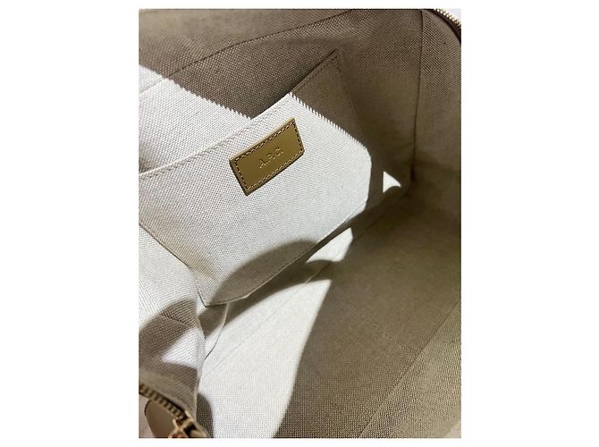 Apc A.P.C. Borsa a tracolla in pelle marrone - vista 3