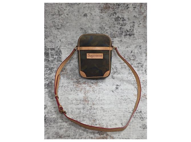 Magnifica Borsa a Tracolla Louis Vuitton x Supreme - vista 2