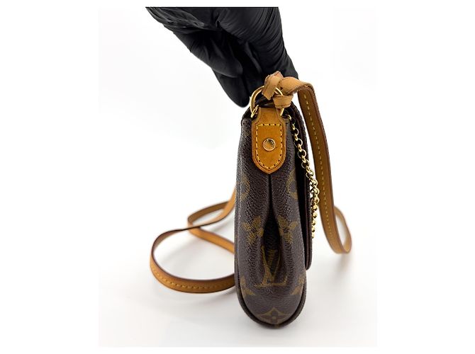 Louis Vuitton Favorite Monogram Canvas PM - vista 4