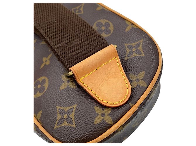 Louis Vuitton Monogram Pochette Gange Body Bag - vista 13