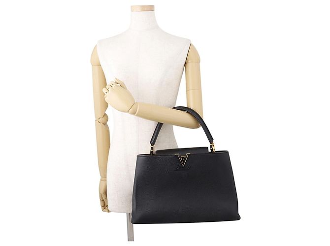 Borsa Louis Vuitton Capucines MM - vista 4