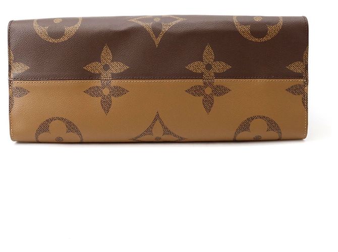 Borsa Tote Louis Vuitton Monogram Reverse Giant OnTheGo GM - vista 3
