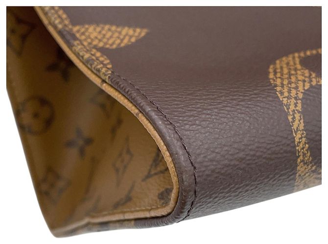 Borsa Tote Louis Vuitton Monogram Reverse Giant OnTheGo GM - vista 7