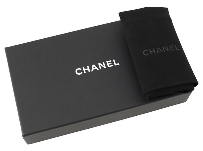 Cartera larga Chanel de piel de becerro granulada negra - vista 13