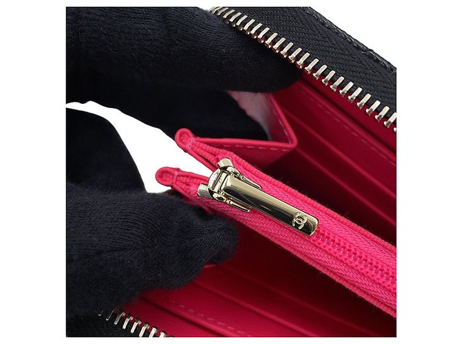 Cartera larga Chanel de piel de becerro granulada negra - vista 9